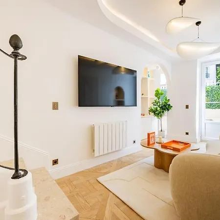 Apartament Townhouse Sacree Coeur Place Du Tertre Montmartre Paryż