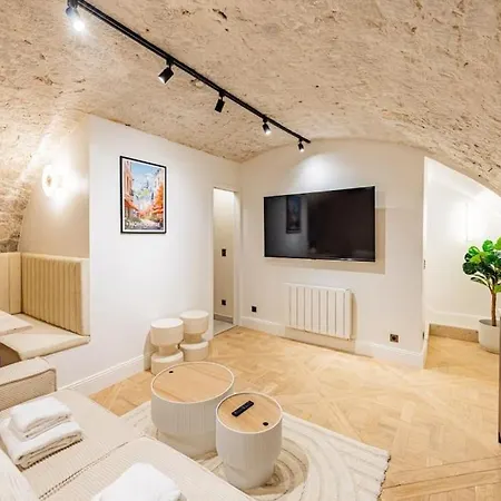 Townhouse Sacrée Cœur Place Du Tertre Montmartre * Paris